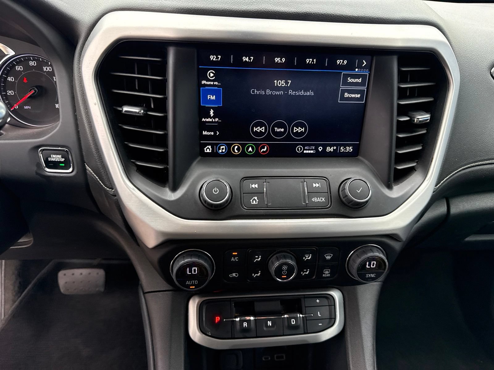 Used 2023 GMC Acadia SLT FWD image 23