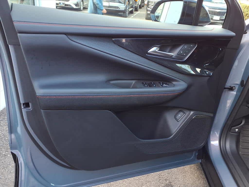 Used 2025 Chevrolet Blazer EV RS RWD image 7