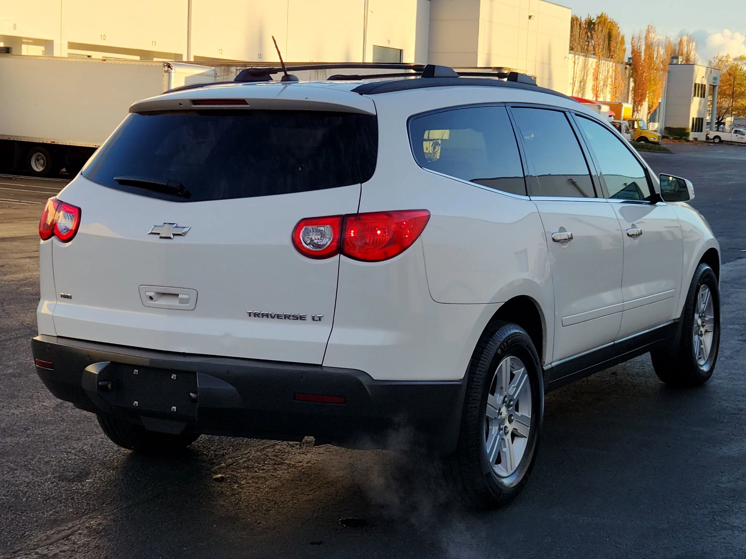 Used 2011 Chevrolet Traverse LT w/ Personal Connectivity Package image 4