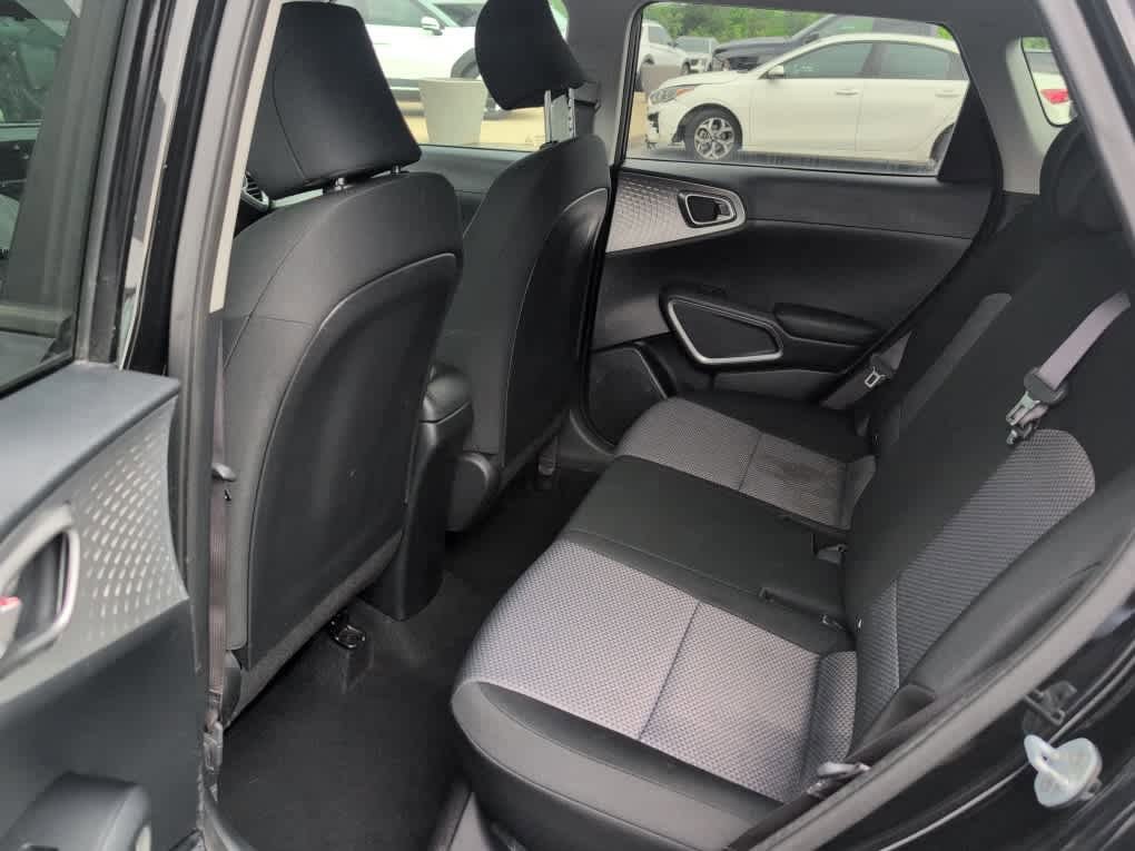 Used 2021 Kia Soul LX FWD image 7