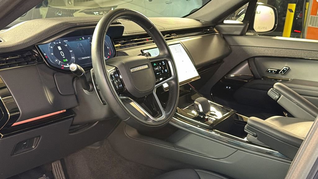 Used 2024 Land Rover Range Rover Sport SE image 24