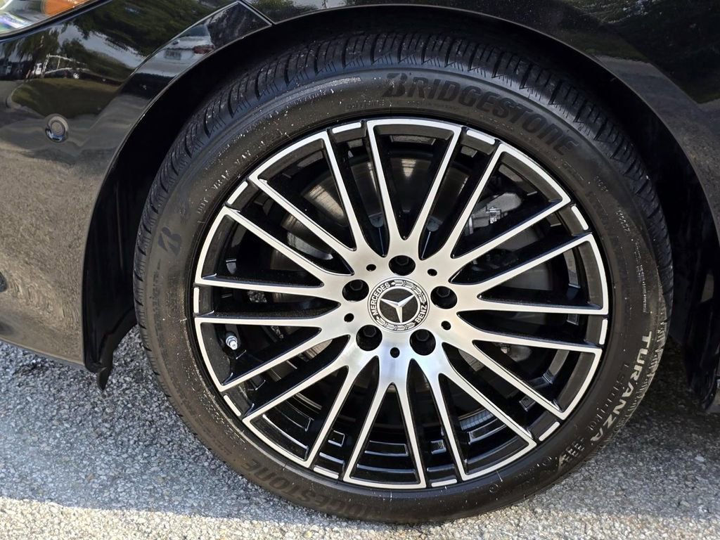 Used 2025 Mercedes-Benz C 300 Sedan image 8