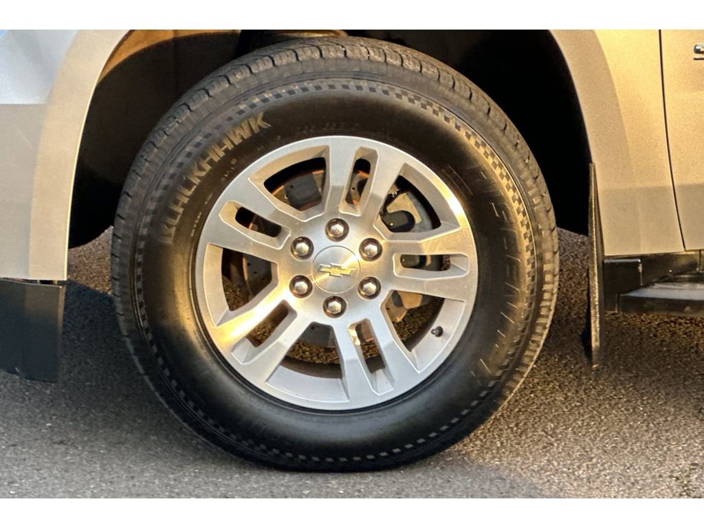 Used 2015 Chevrolet Suburban LS image 26