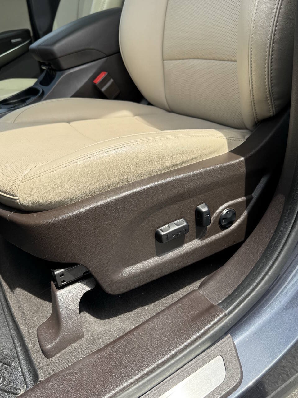 Used 2018 Hyundai Santa Fe Sport w/ Cargo Package FWD image 14