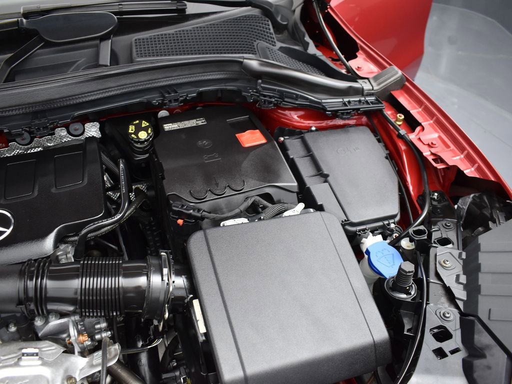 Used 2022 Mercedes-Benz GLA 250 4MATIC image 32