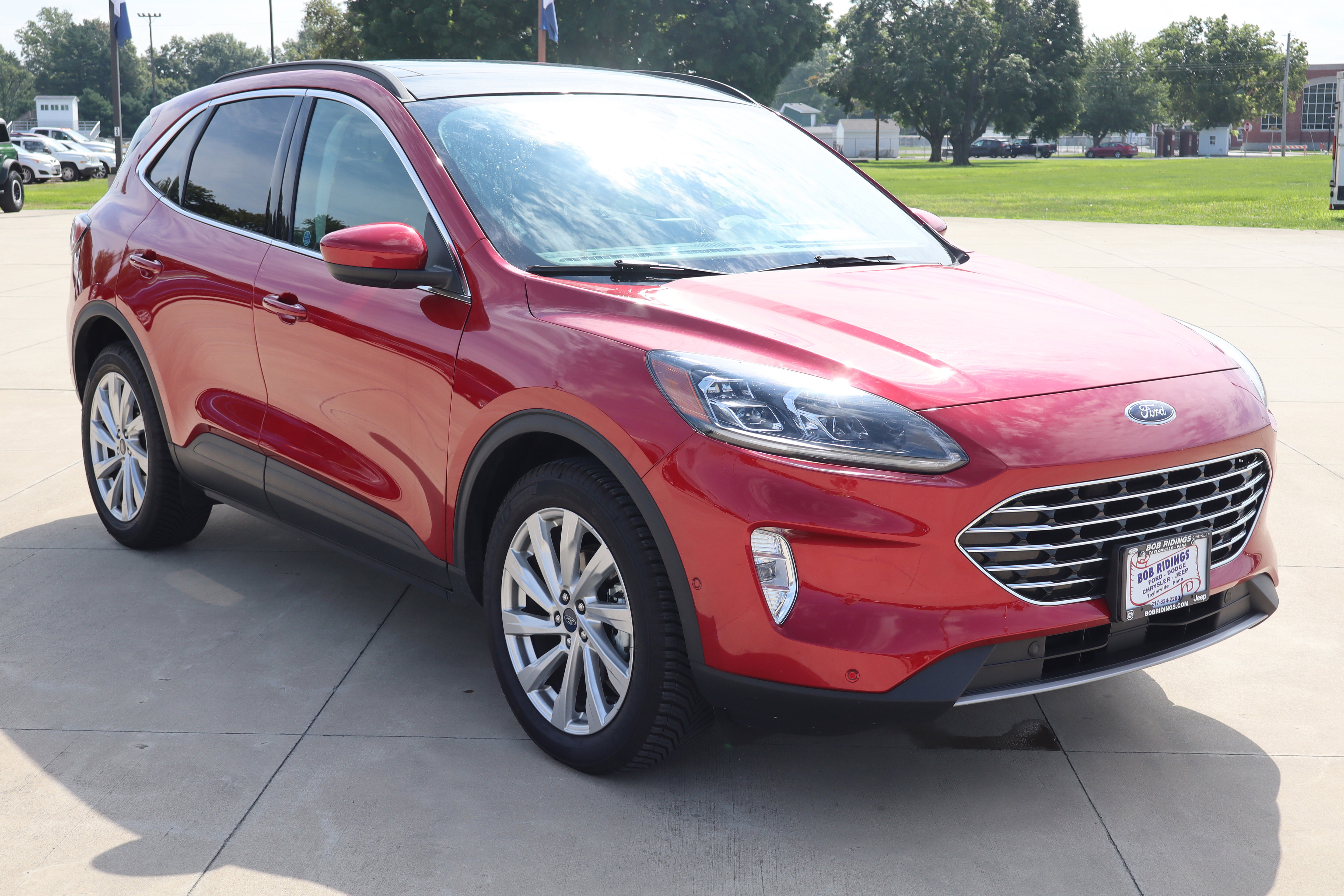 Used 2022 Ford Escape Titanium w/ Titanium Elite Package image 4