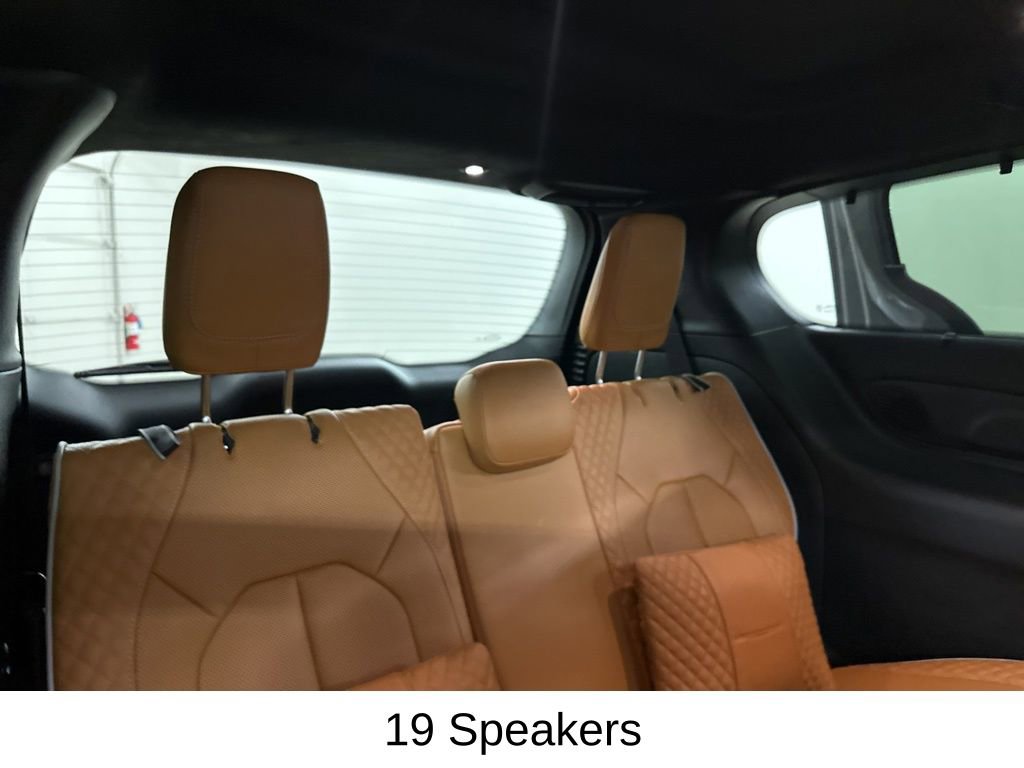 Used 2023 Chrysler Pacifica Pinnacle w/ Trailer Tow Group image 25