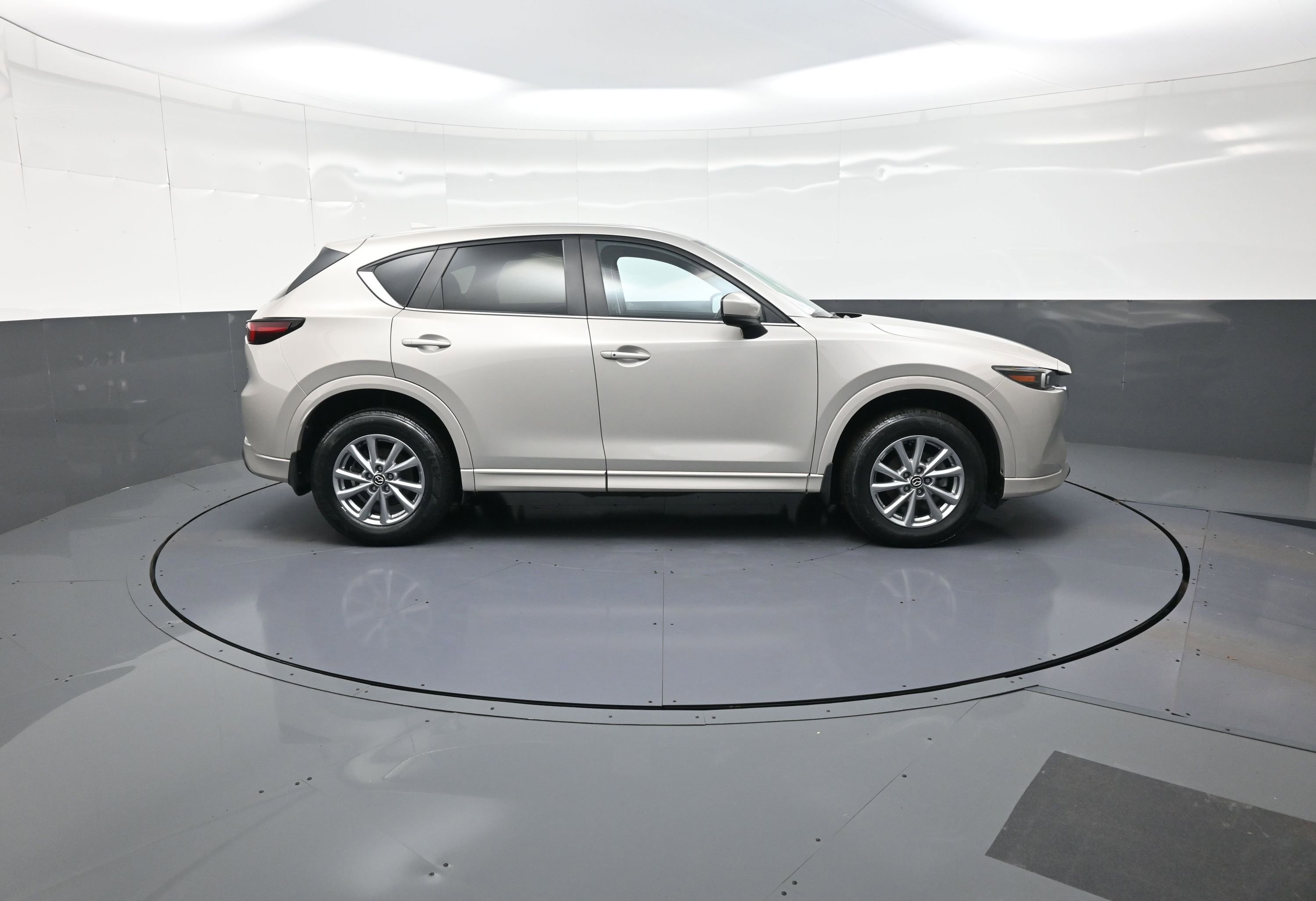 Used 2024 MAZDA CX-5 AWD 2.5 S w/ Preferred Package image 2