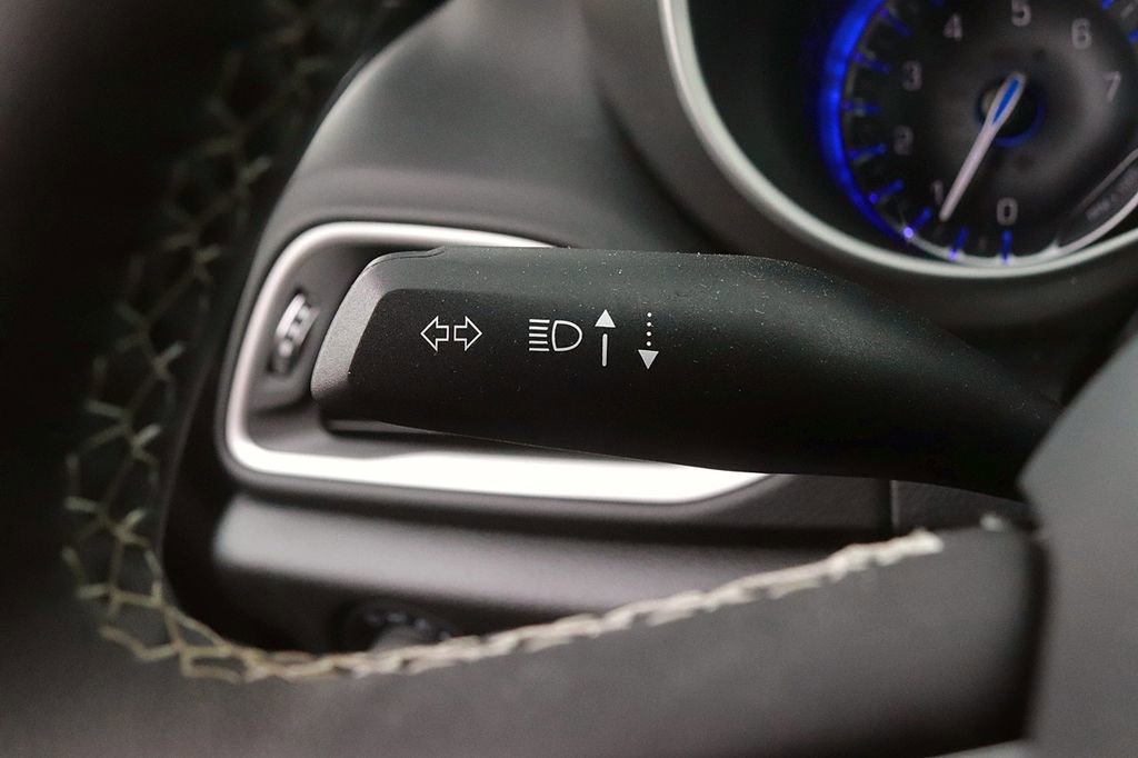 Used 2025 Chrysler Pacifica Select FWD image 24
