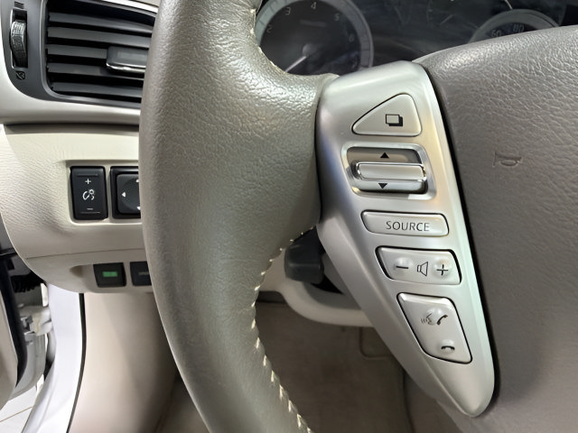 Used 2014 Nissan Sentra SL w/ Premium Package FWD image 17
