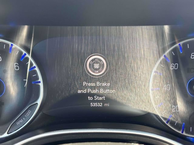 Used 2024 Chrysler Pacifica Touring-L FWD image 19