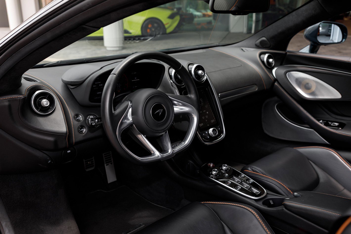 Used 2023 McLaren GT RWD image 40