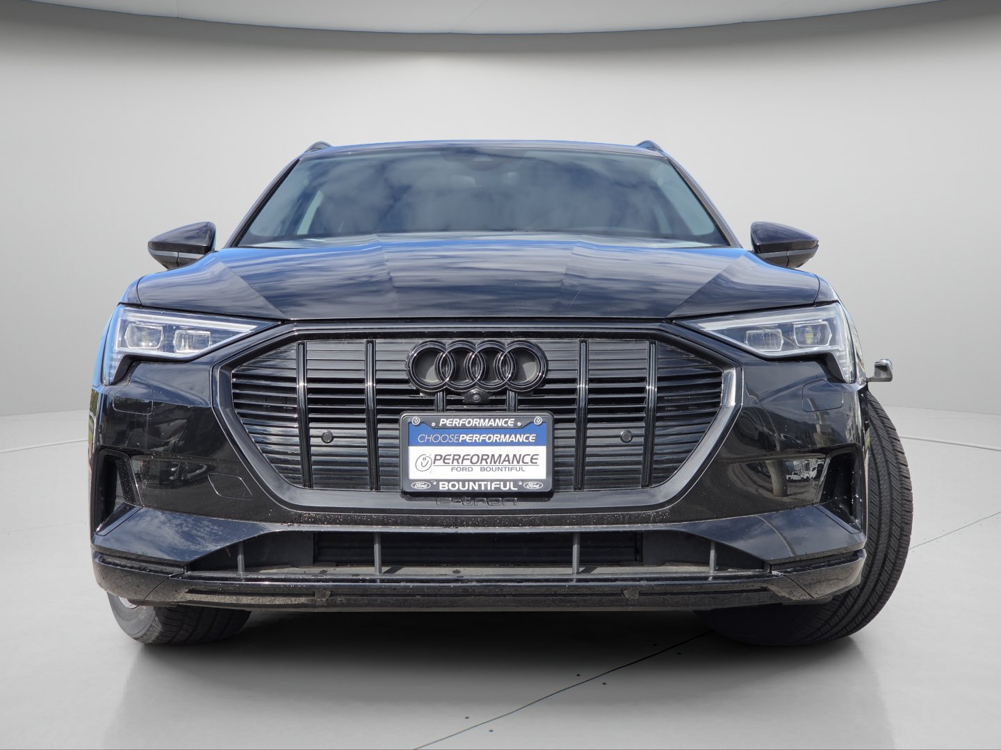 Used 2022 Audi e-tron Premium w/ Convenience Plus Package AWD/4WD image 3