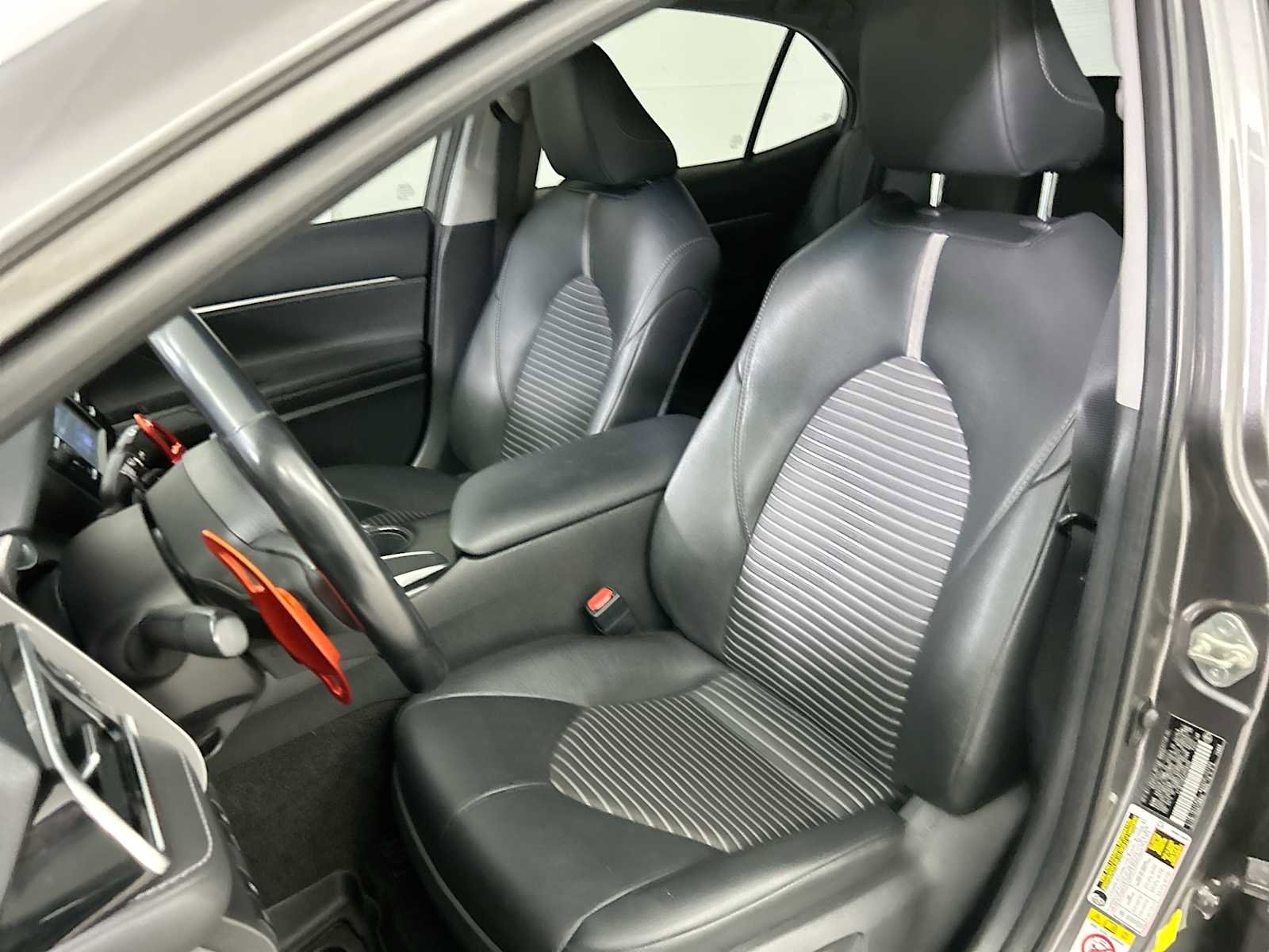 Used 2018 Toyota Camry SE image 13