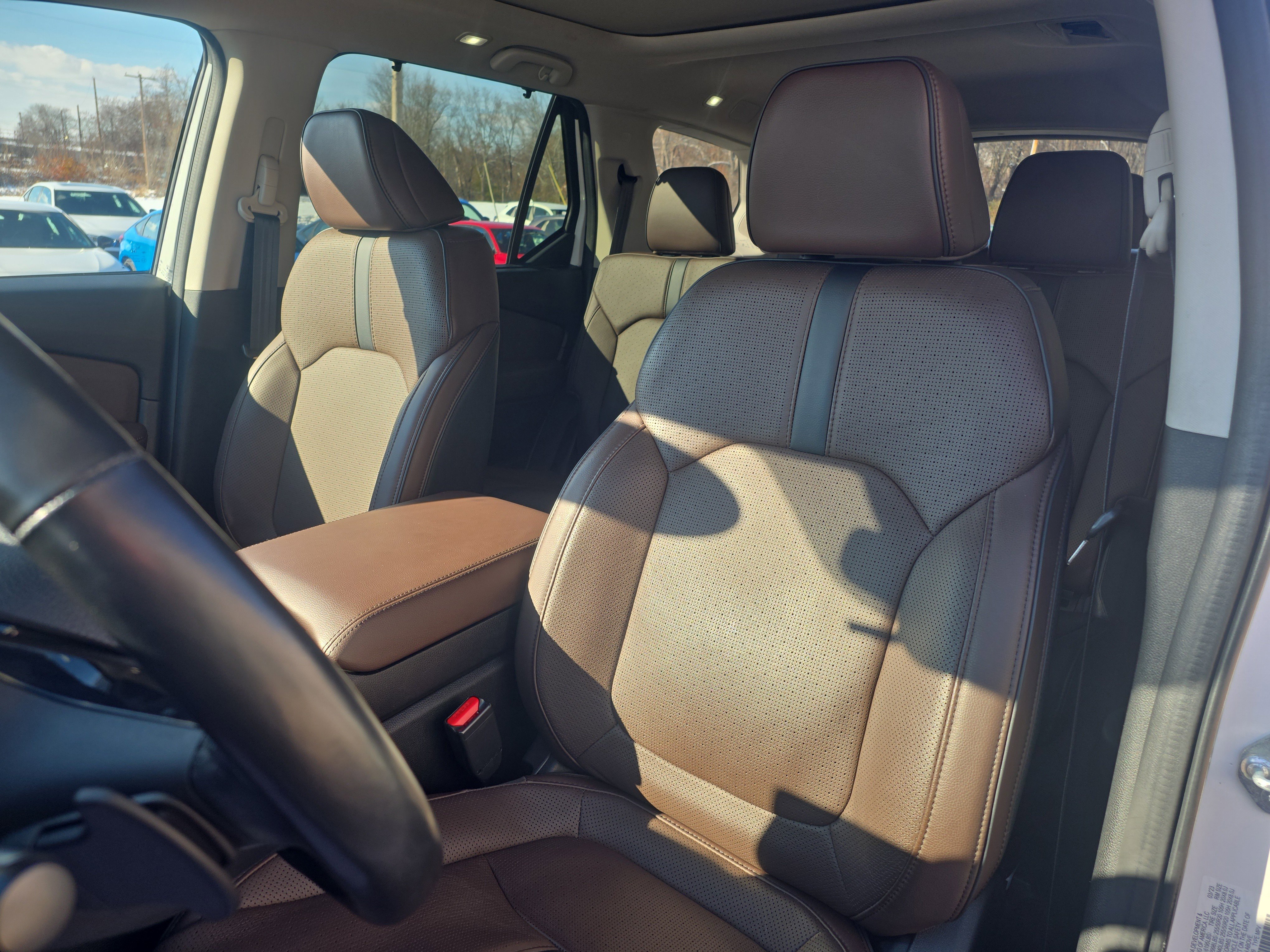 Used 2023 Honda Pilot Elite image 11