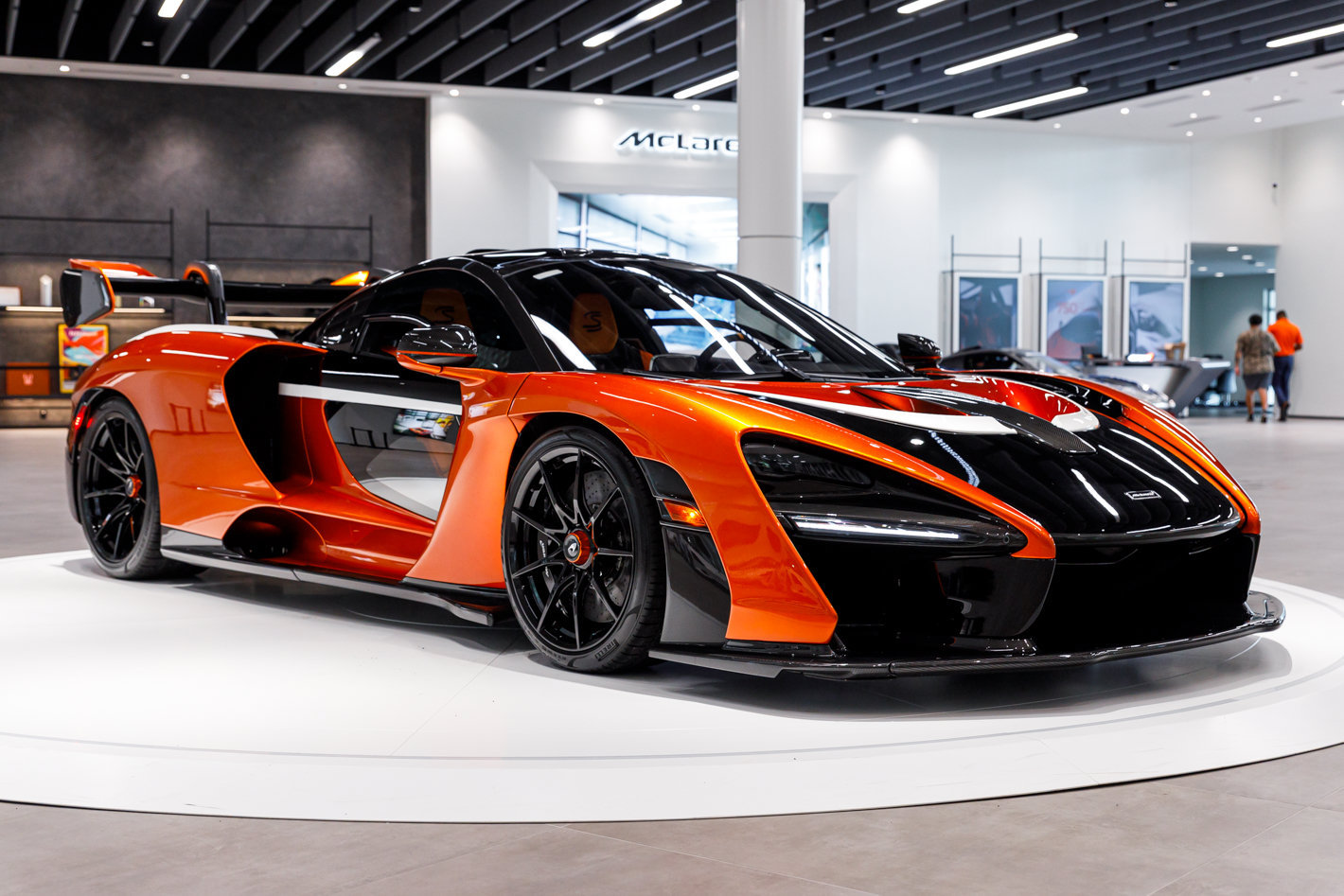 Used 2019 McLaren Senna RWD image 20