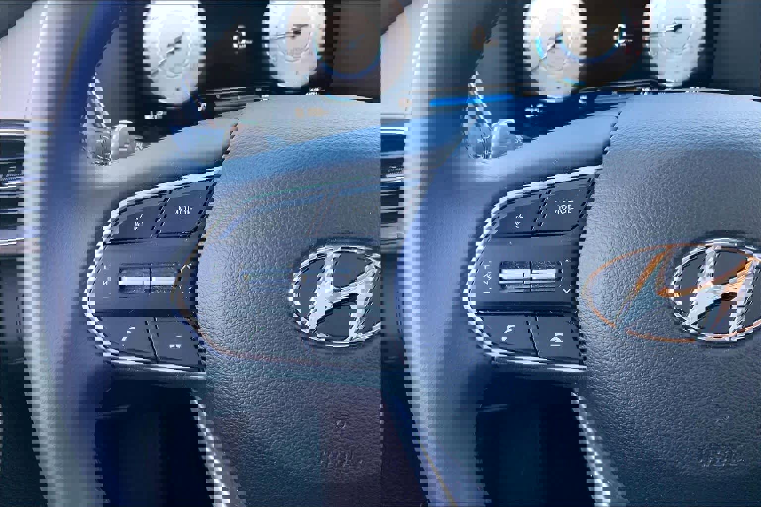 Used 2022 Hyundai Santa Fe SEL w/ Convenience + Premium Package image 23