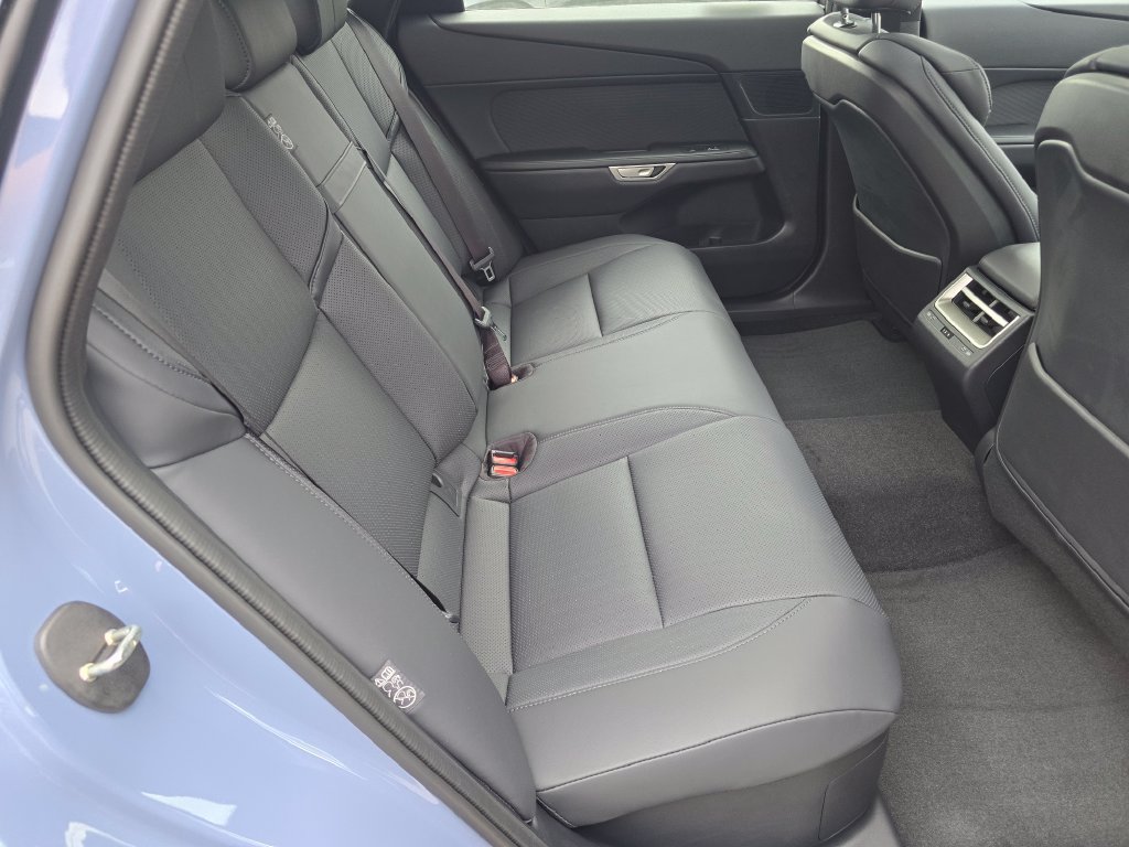 New 2026 Lexus ES 350h AWD w/ Convenience Package image 5
