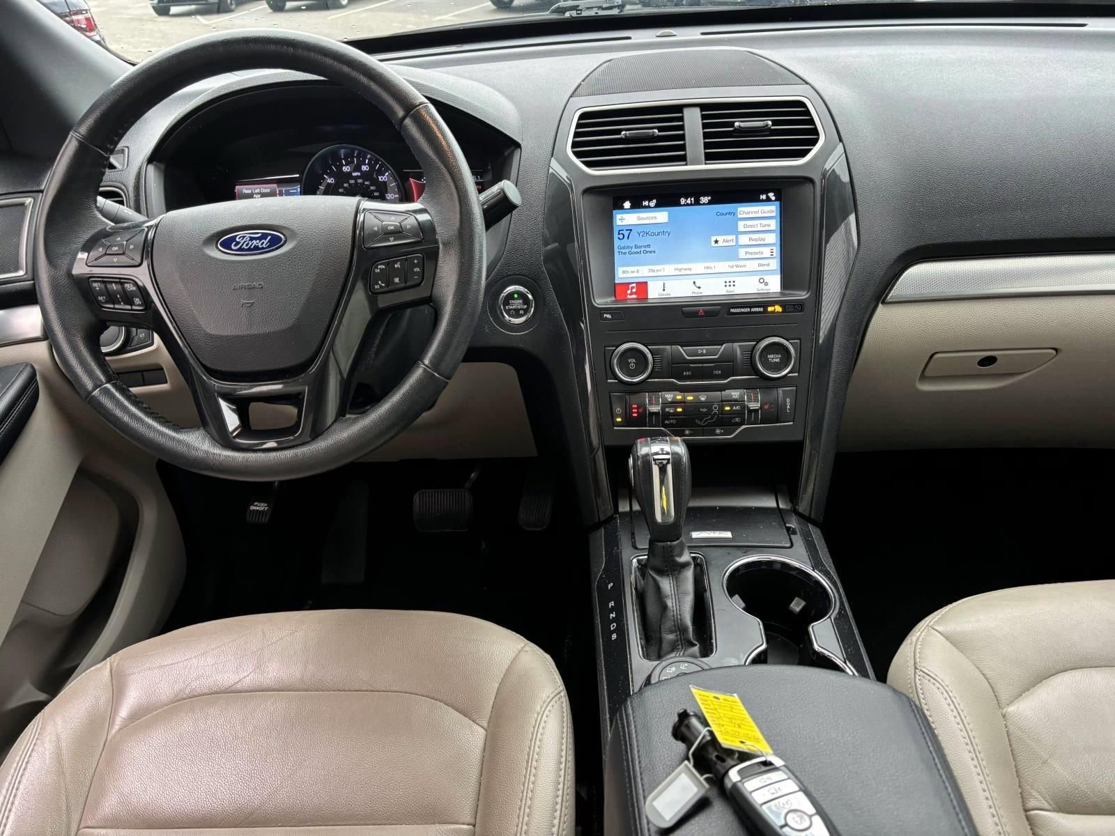 Used 2018 Ford Explorer XLT w/ Equipment Group 202A AWD/4WD image 27