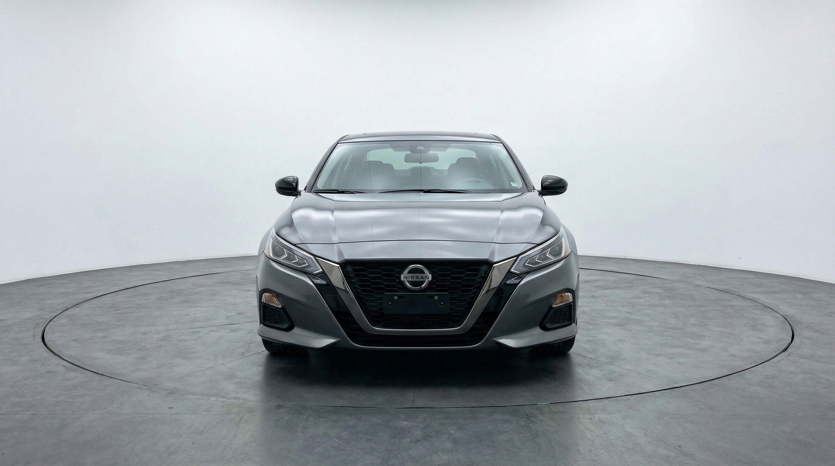 Used 2025 Nissan Altima 2.5 SV image 2