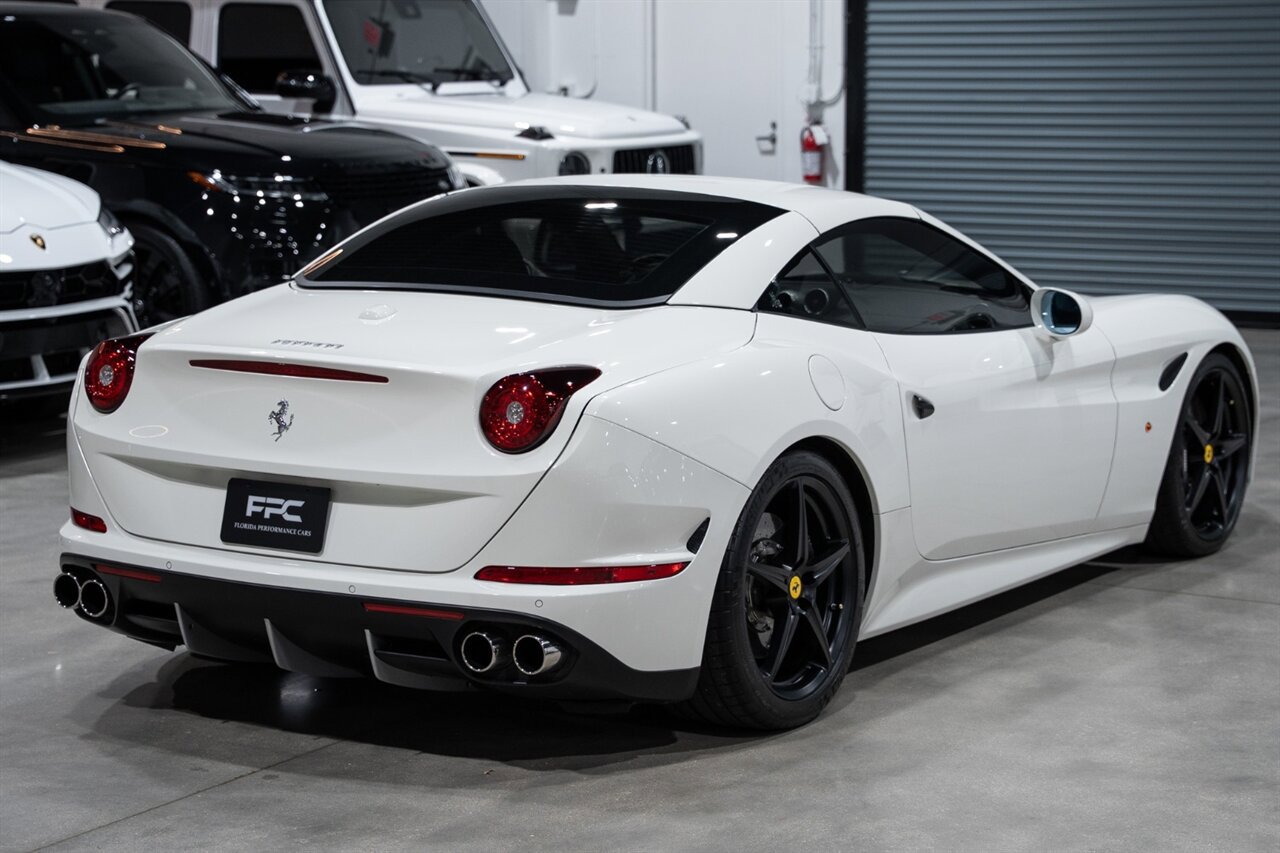 Used 2016 Ferrari California T RWD image 13
