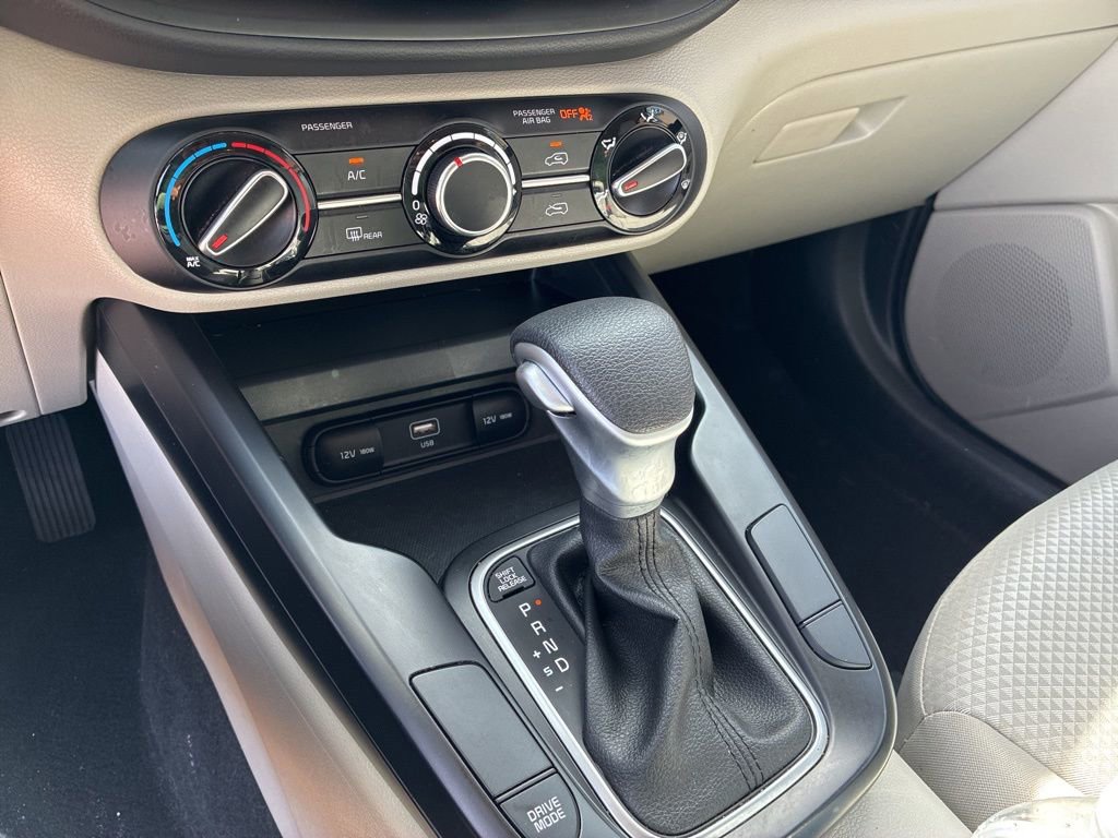 Certified 2025 Kia Soul LX w/ LX Technology Package FWD image 29