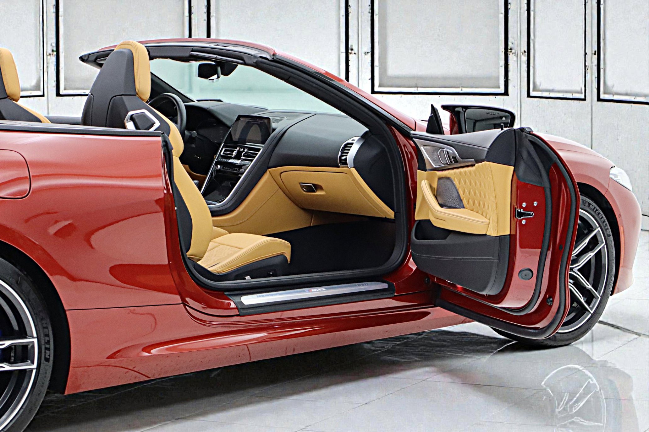 Used 2020 BMW M8 Convertible w/ M Driver's Package image 15