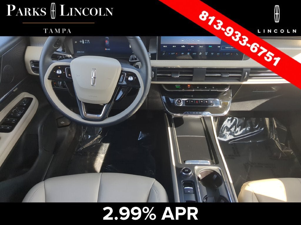 Certified 2025 Lincoln Corsair FWD image 12