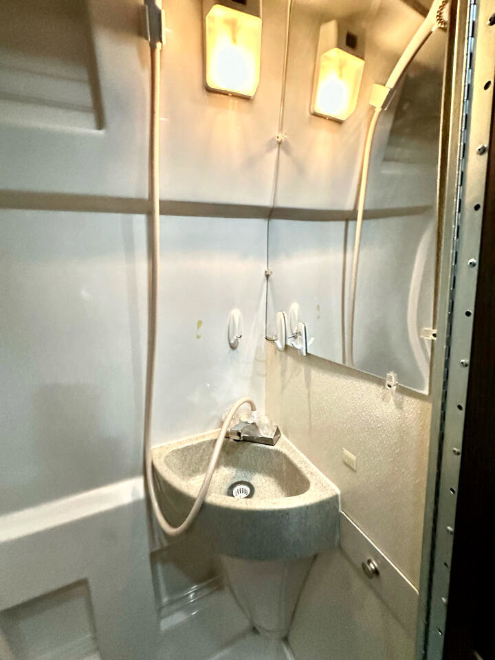 Used 2015 Mercedes-Benz Sprinter 3500 w/ Active Safety Plus Package image 41