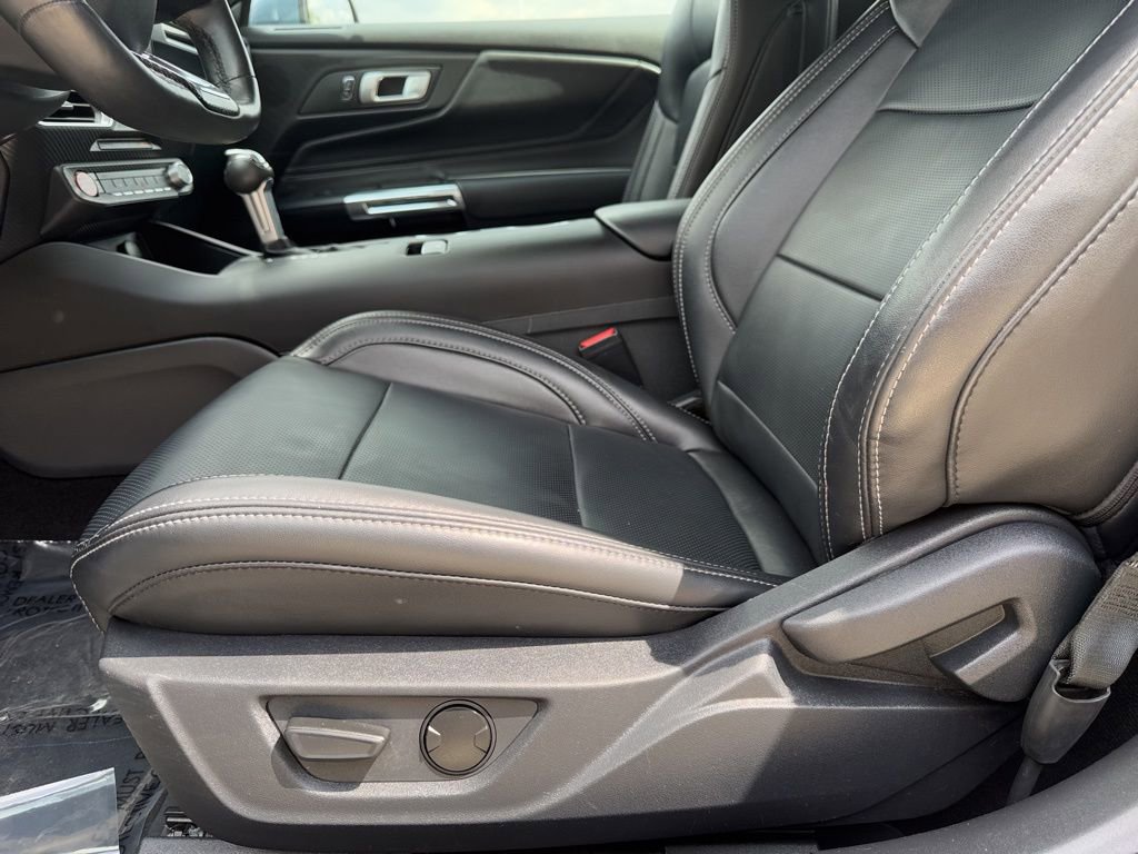 Used 2025 Ford Mustang Premium RWD image 19