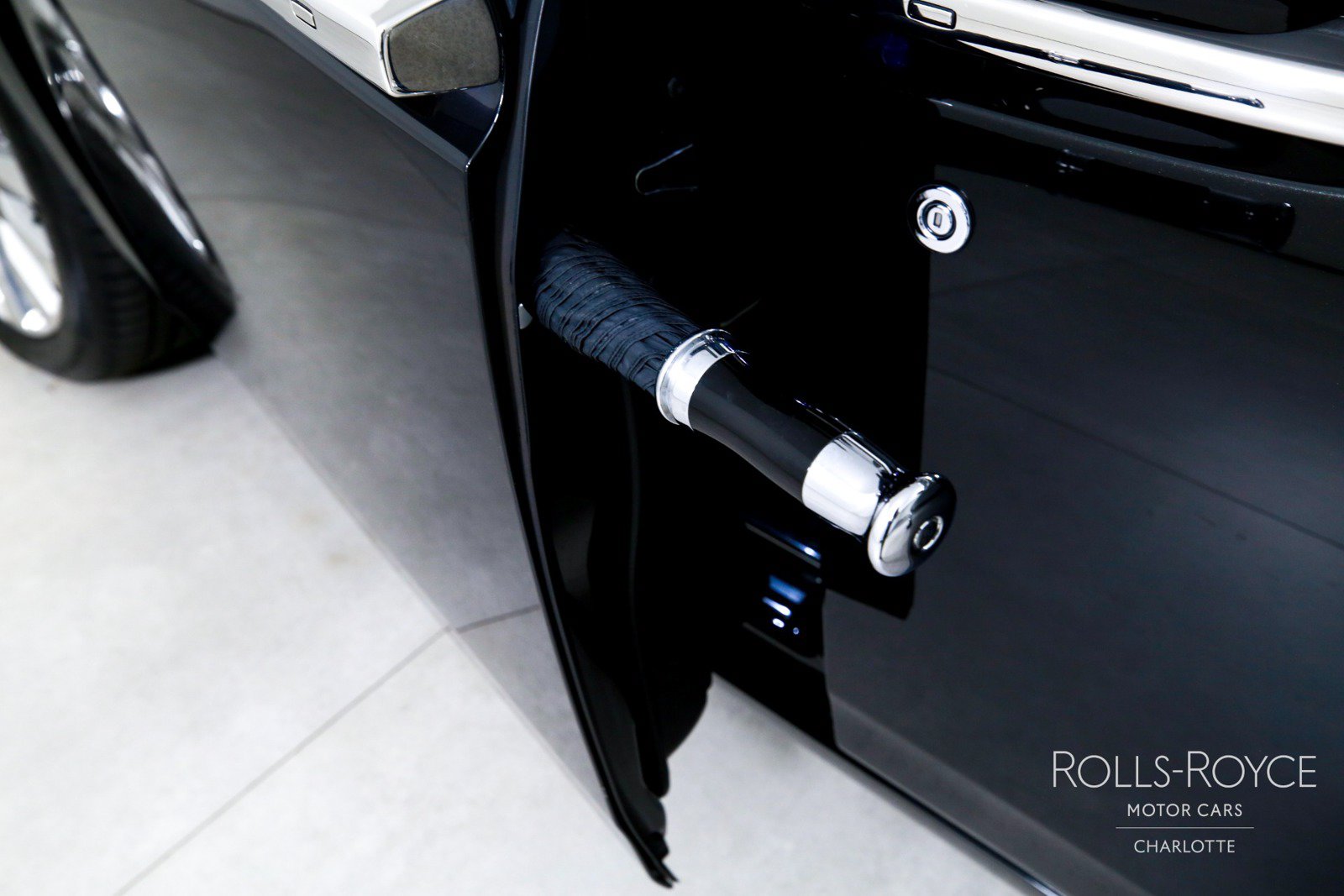 Used 2020 Rolls-Royce Phantom Sedan RWD image 32