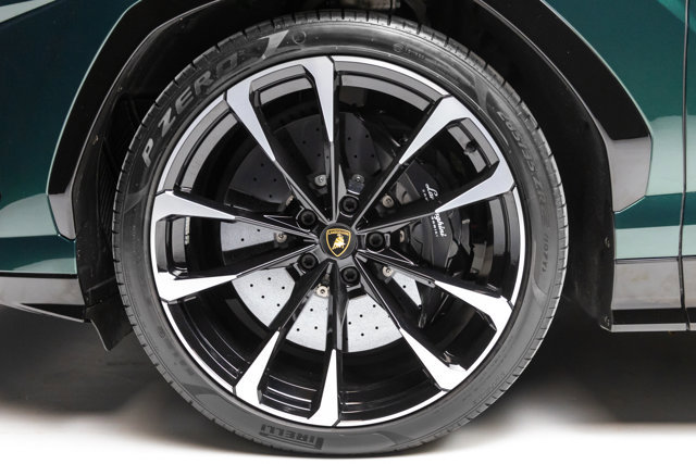 Used 2021 Lamborghini Urus image 38