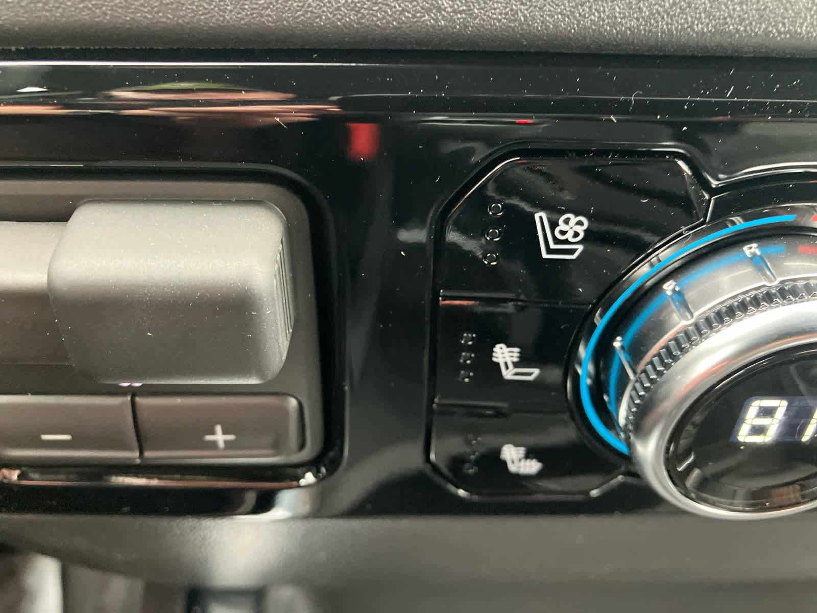 New 2026 GMC Sierra 1500 SLT w/ SLT Premium Package image 35