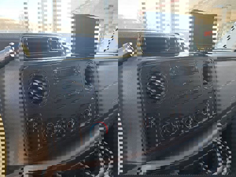 Used 2016 Ford E-450 and Econoline 450 Super Duty image 29