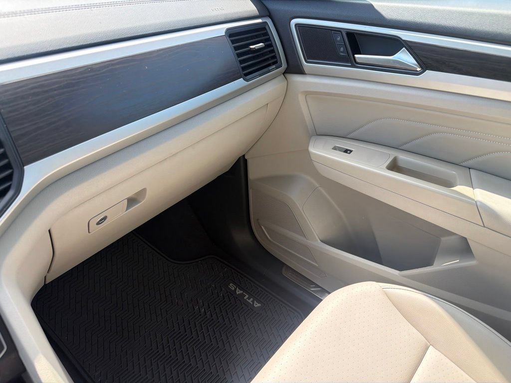 Used 2021 Volkswagen Atlas SE w/ Panoramic Sunroof Package FWD image 20