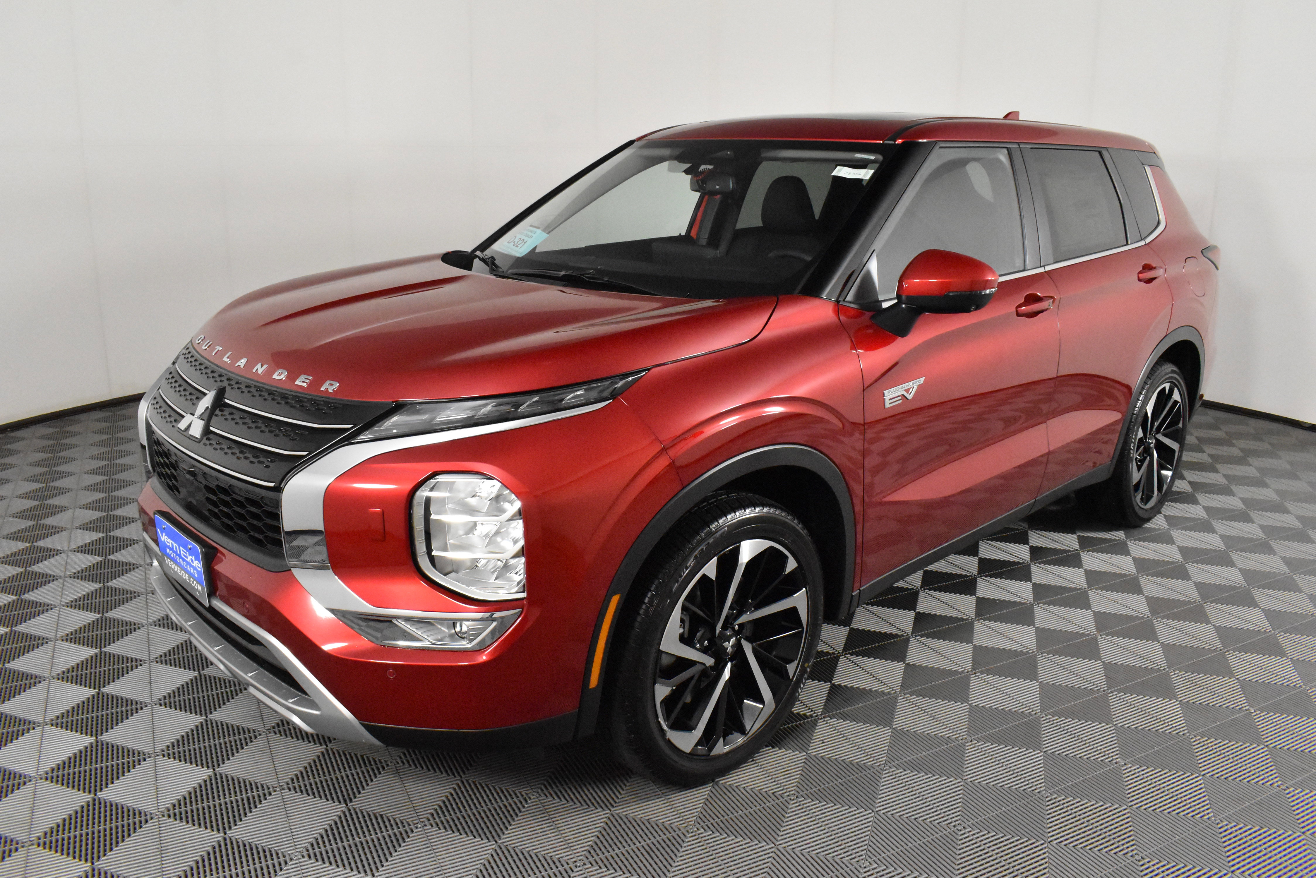 Used 2025 Mitsubishi Outlander SE image 10