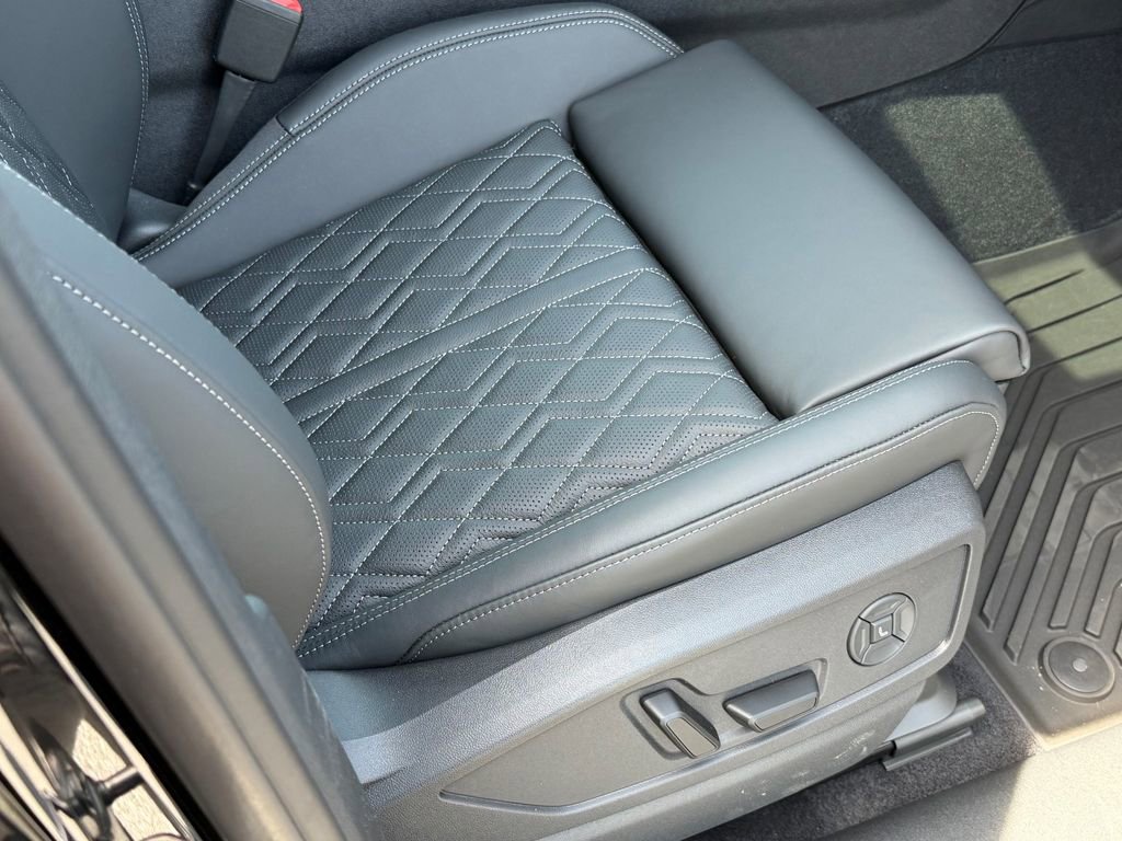 New 2026 Audi SQ5 Premium Plus image 13