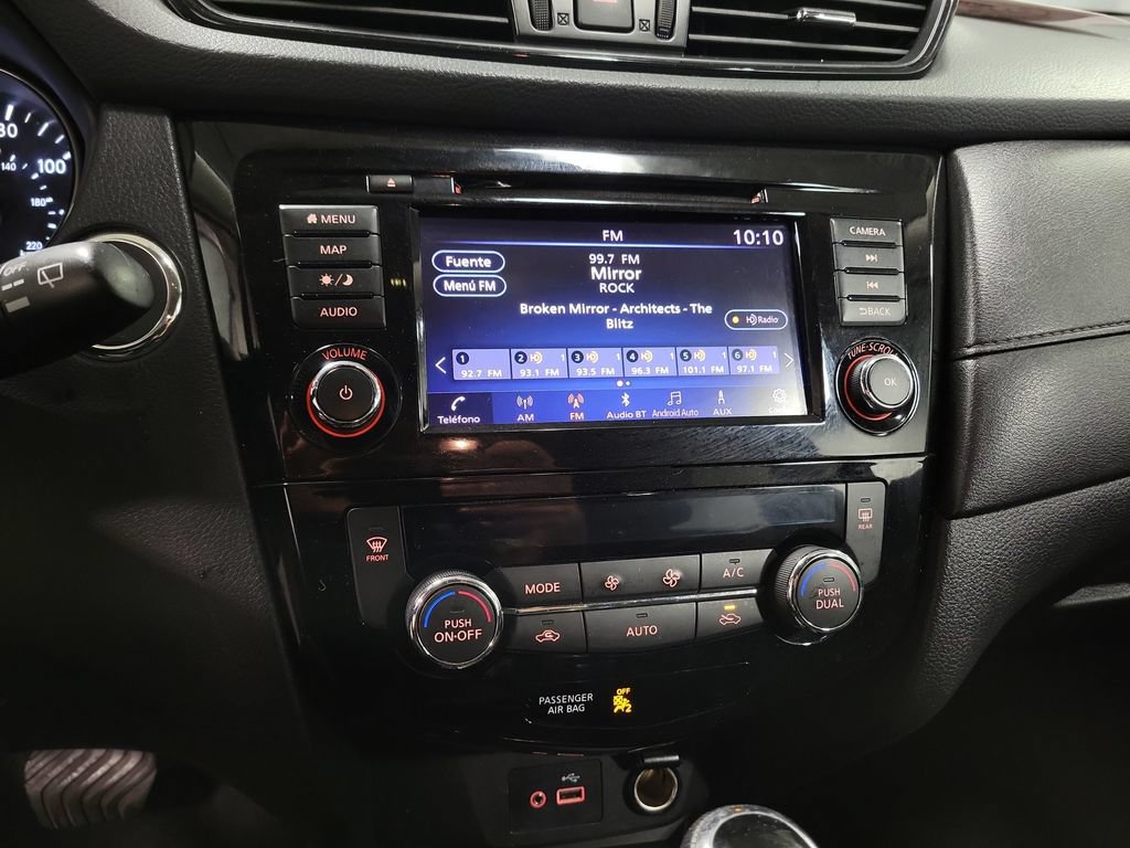 Used 2018 Nissan Rogue SV w/ Premium Package AWD/4WD image 15