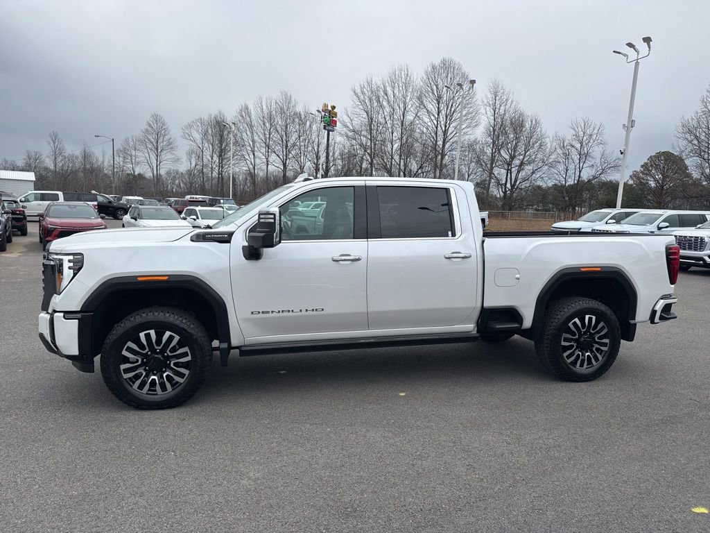 Used 2024 GMC Sierra 3500 Denali Ultimate AWD/4WD image 2