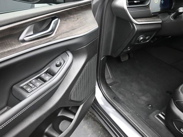 New 2026 Jeep Grand Cherokee Altitude image 14