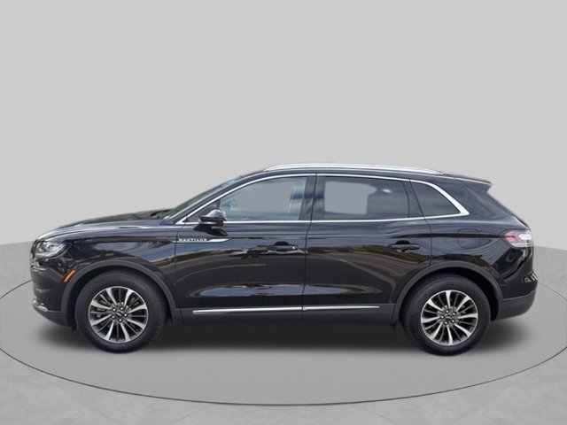 Used 2022 Lincoln Nautilus Reserve w/ Luxury Package FWD image 2