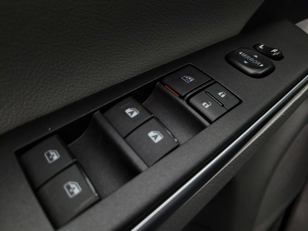 Used 2015 Toyota Camry LE FWD image 27