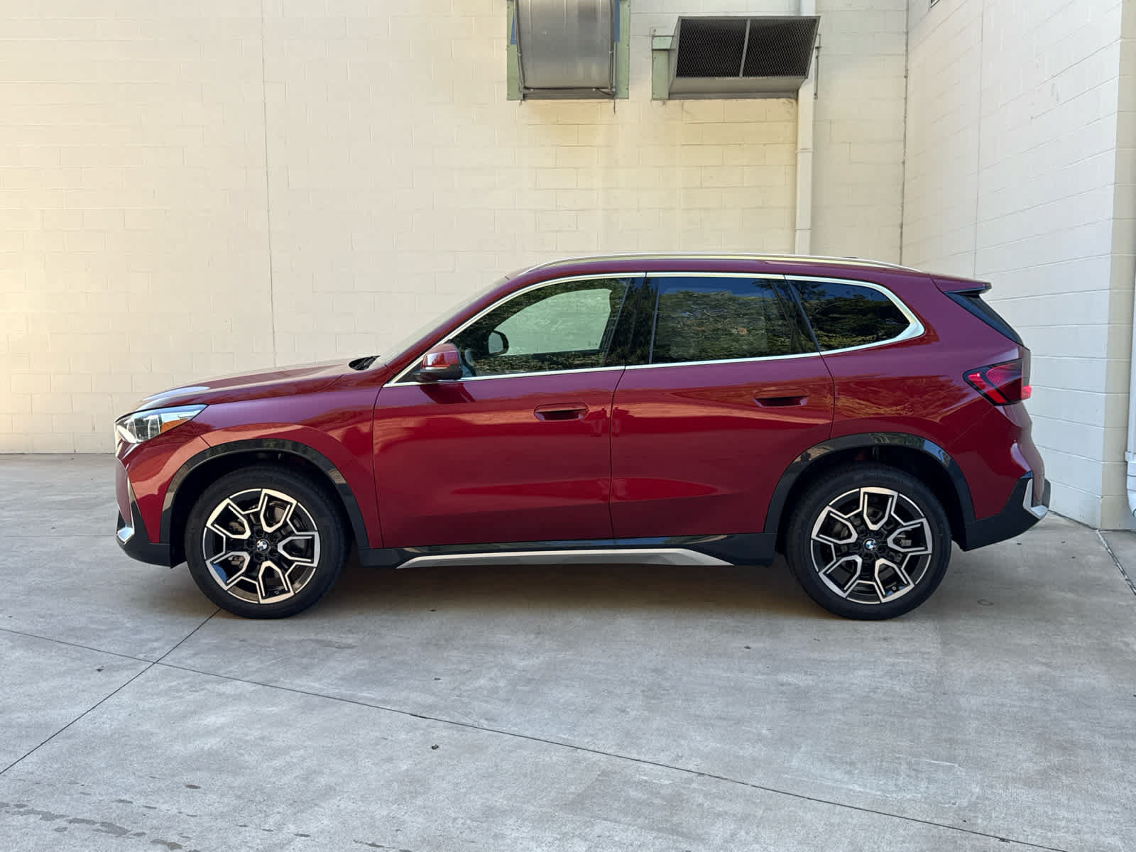 Used 2026 BMW X1 xDrive28i w/ Convenience Package AWD/4WD image 5