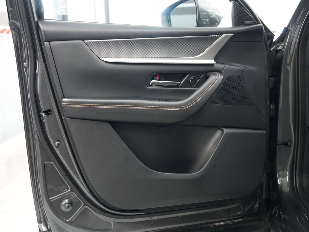 Used 2024 MAZDA CX-90 Plug-In Hybrid w/ Premium Pkg AWD/4WD image 11