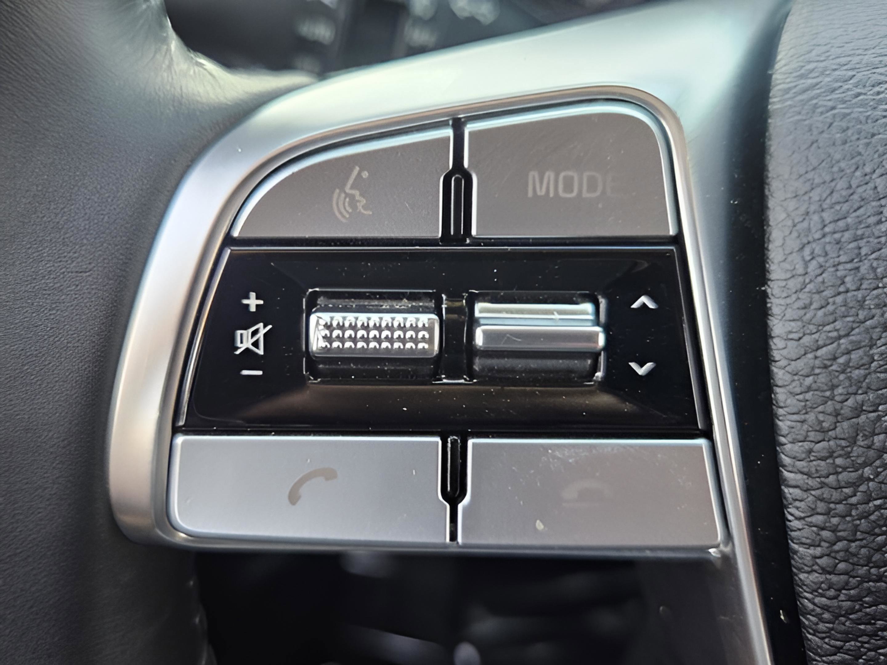 Used 2021 Kia Telluride SX w/ Towing Package image 19