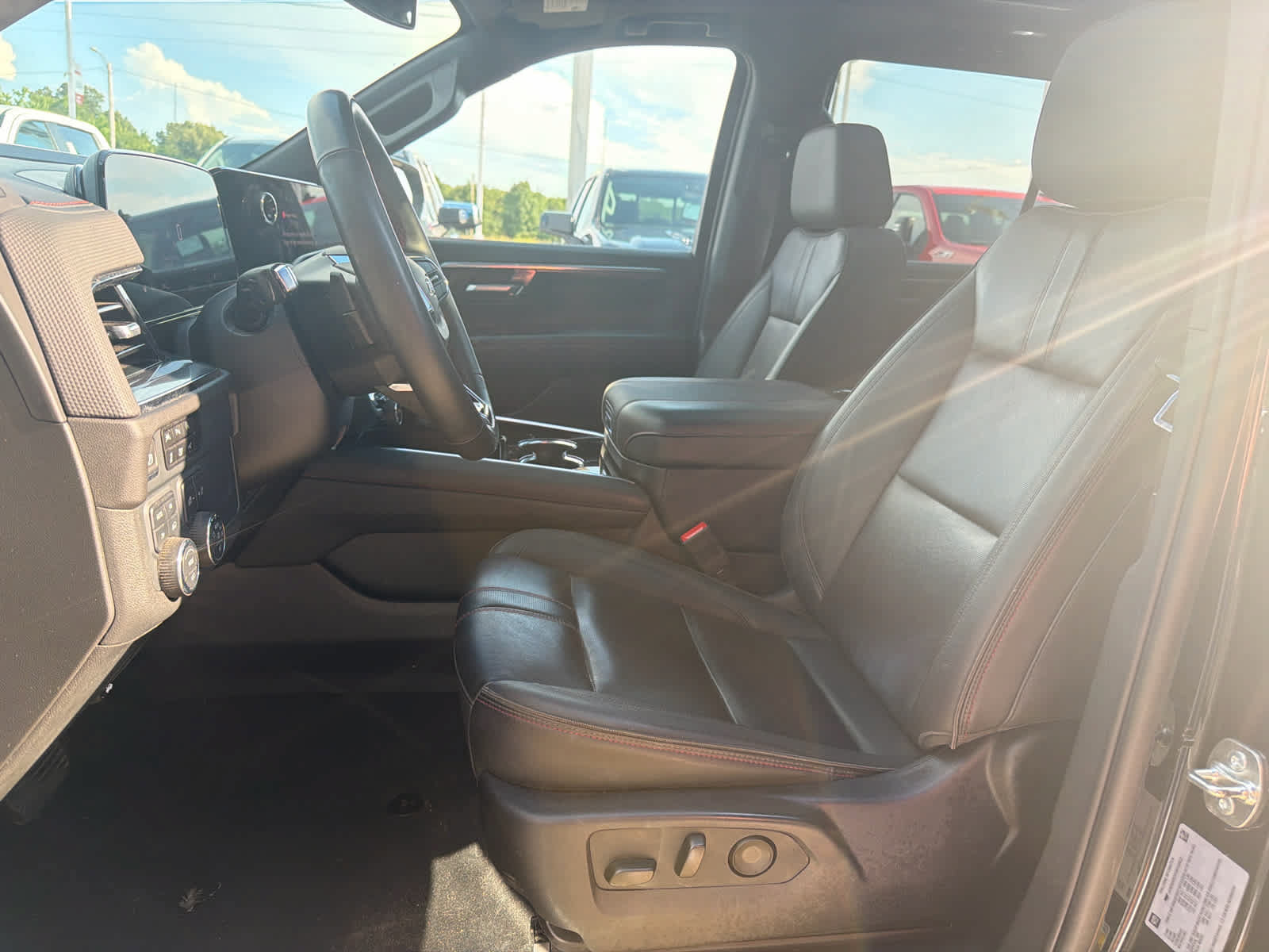 Used 2025 Chevrolet Tahoe RST w/ RST Capability Package AWD/4WD image 14