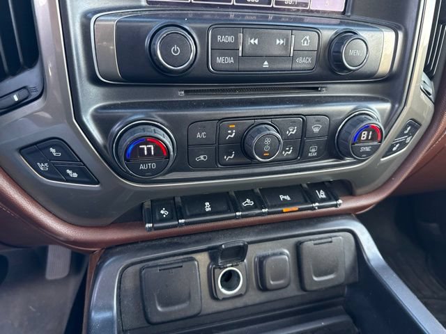 Used 2015 Chevrolet Silverado 1500 High Country w/ High Country Premium Package AWD/4WD image 12