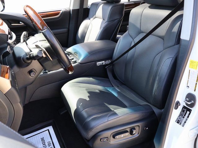 Used 2021 Lexus LX 570 4WD w/ Luxury Package image 49