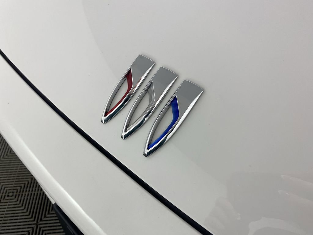 Certified 2025 Buick Envision Preferred image 32