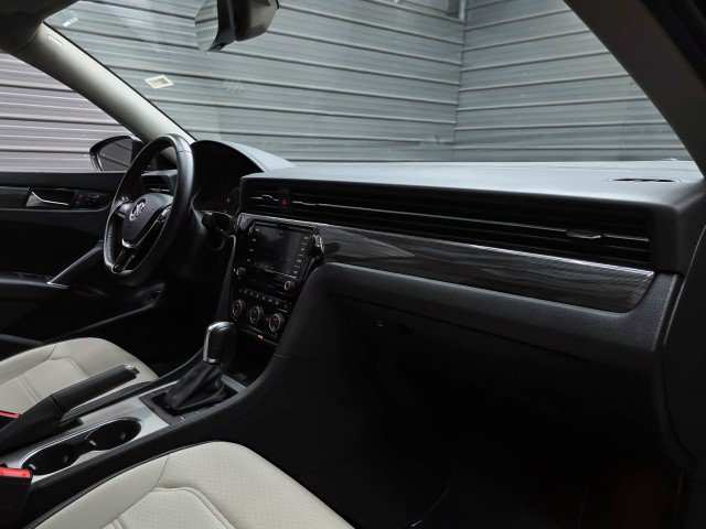 Used 2020 Volkswagen Passat 2.0T R-Line FWD image 13
